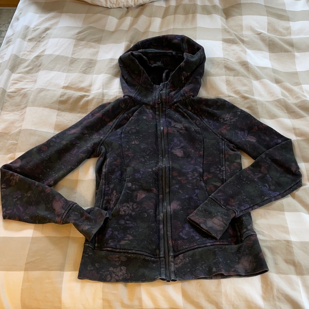 🌸🌺Floral LuluLemon Hoodie🌺🌸
